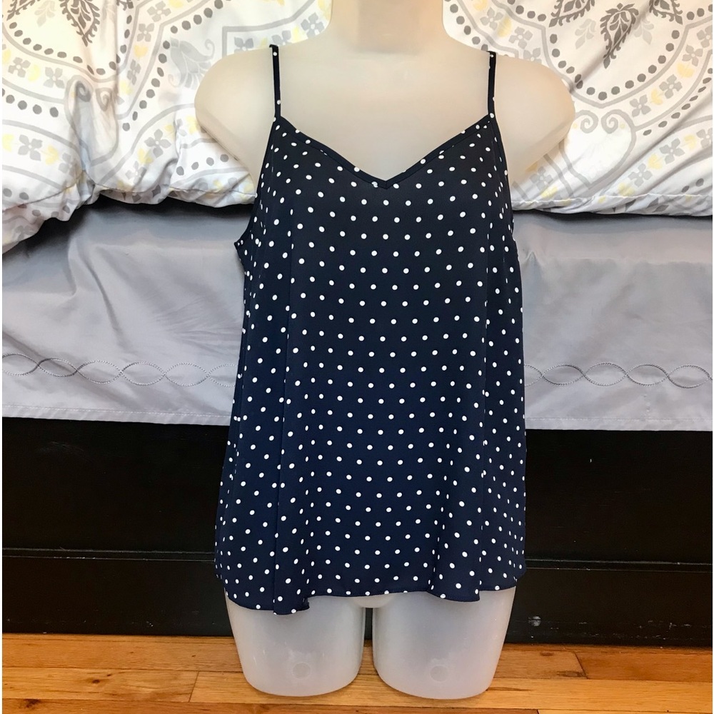 🎉4 Tops for $25🎉NWOT-Blue w/Off White Polka Dots Top